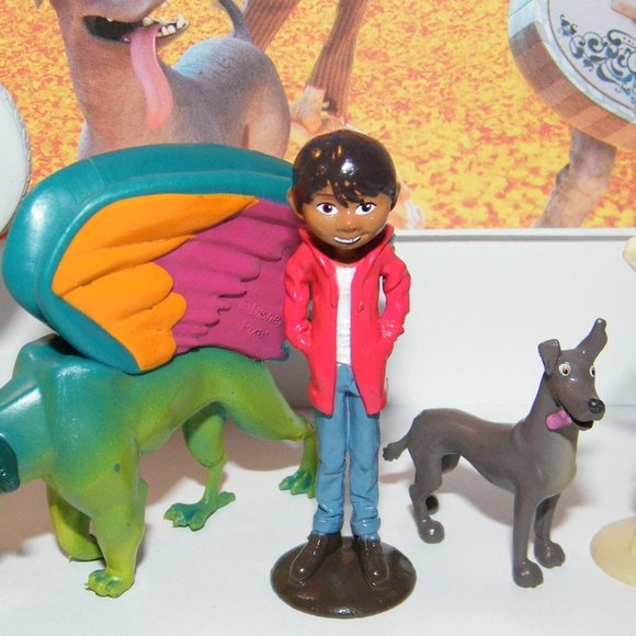 Coco Movie Quality Figure Toy Set of 10 detailed fun Figures Plus More! - Picture 4 of 7